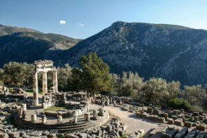 Delphi-Temple-of-Athena-Pronaia-1000x667 Delphi tour from athens city