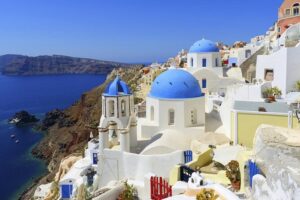 Private half-day tour in Santorini with breathtaking caldera views, charming villages, and scenic landscapes